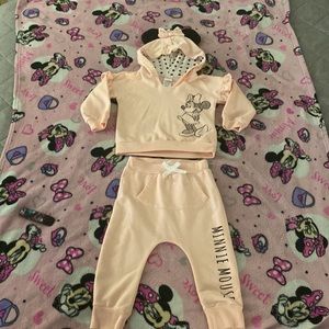 Disney baby Minnie Mouse sweatsuits With hoodie mouse ears and bow.